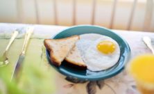 Brunch Sønderborg er en gastronomisk oplevelse, der får morgenmad og frokost til at forenes i en lækker fusion af smagsoplevelser